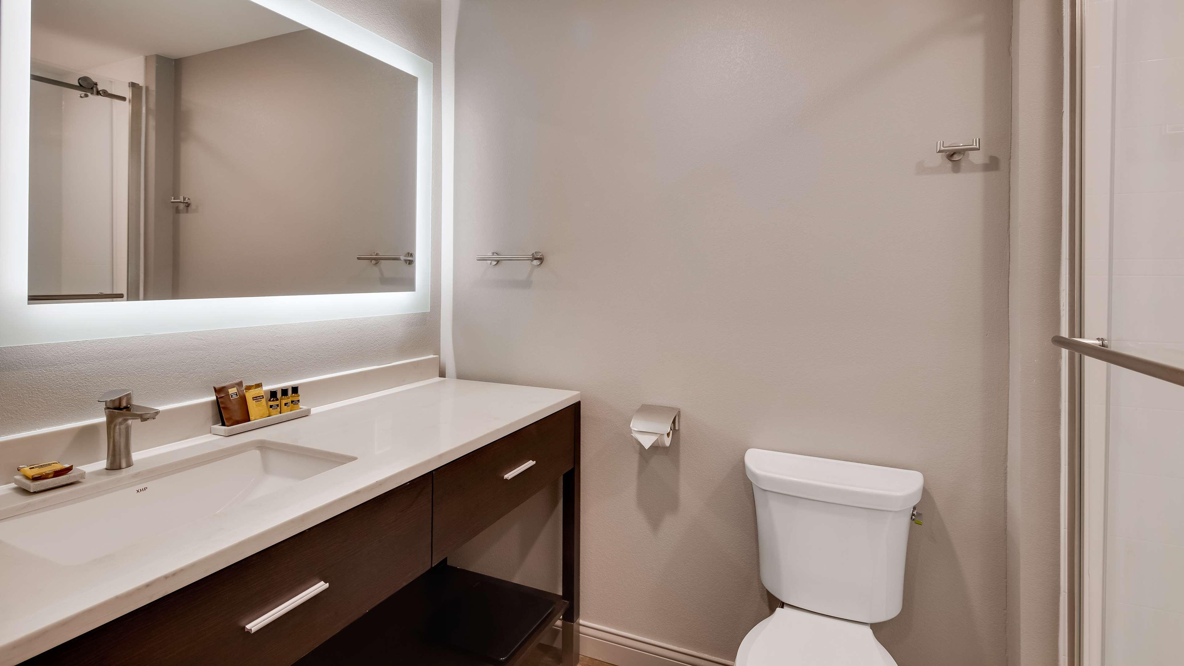 Hotel Comfort & - Louisville North Clarksville