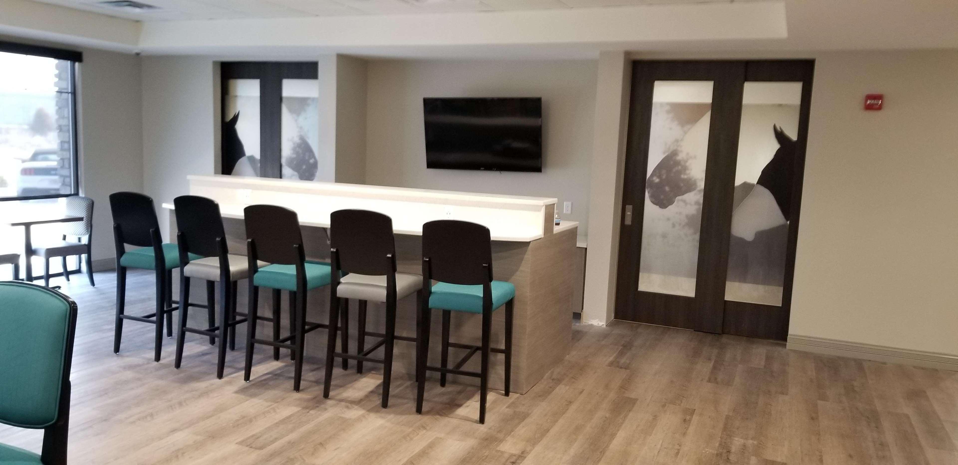 Hotel Comfort & - Louisville North 2*