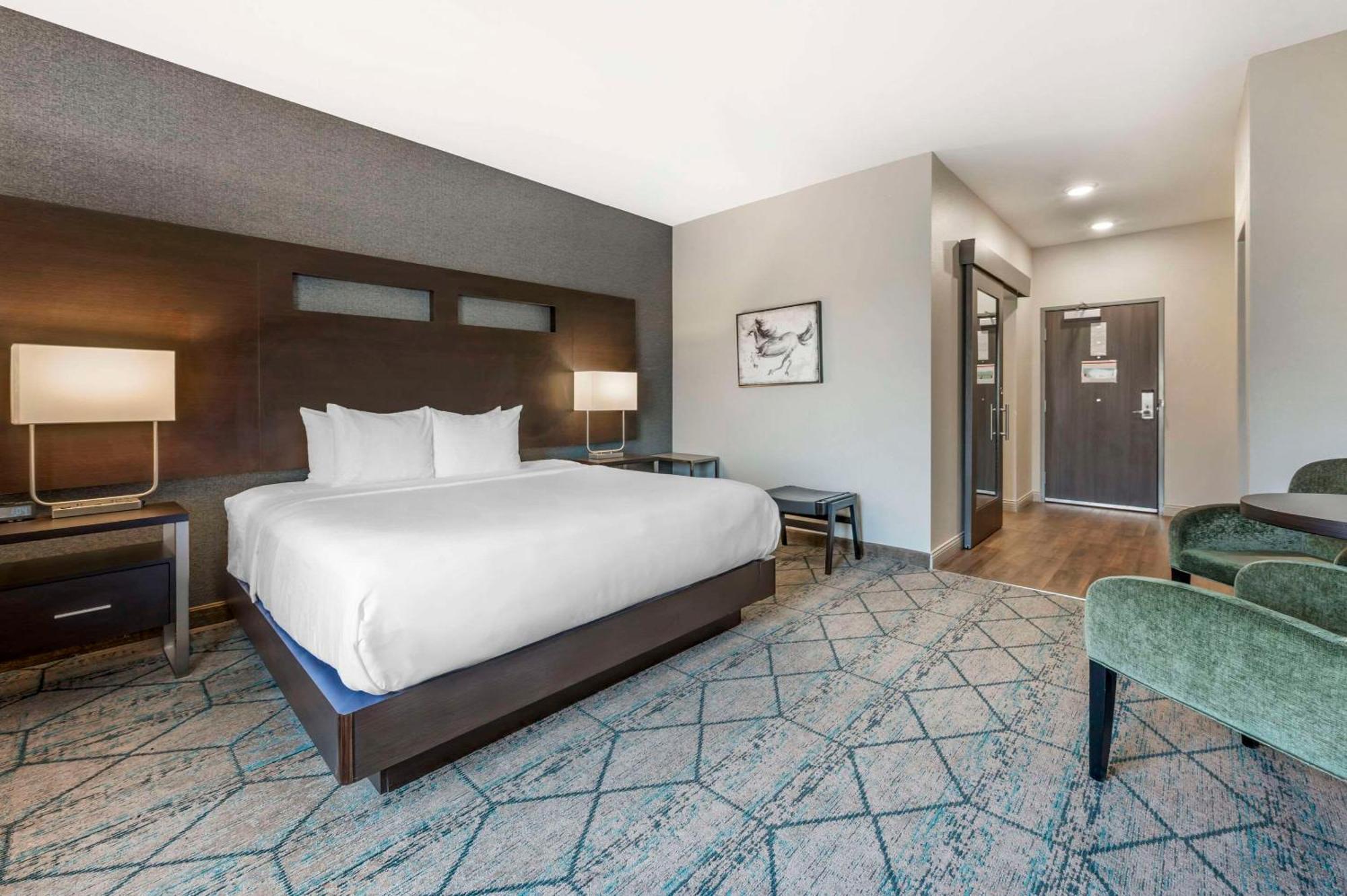 Comfort & - Louisville North Hotel 2*