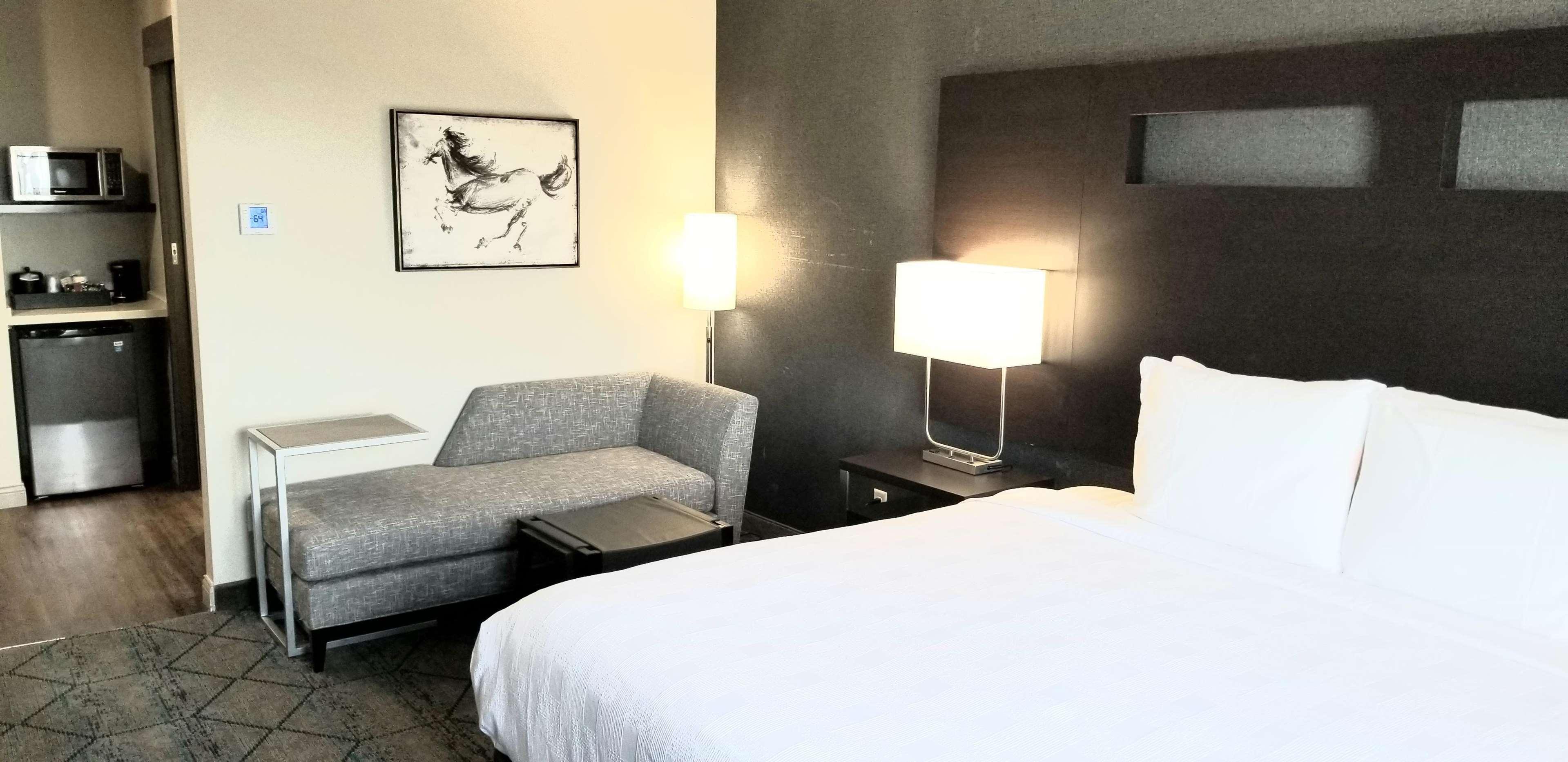 Comfort & - Louisville North Hotel
