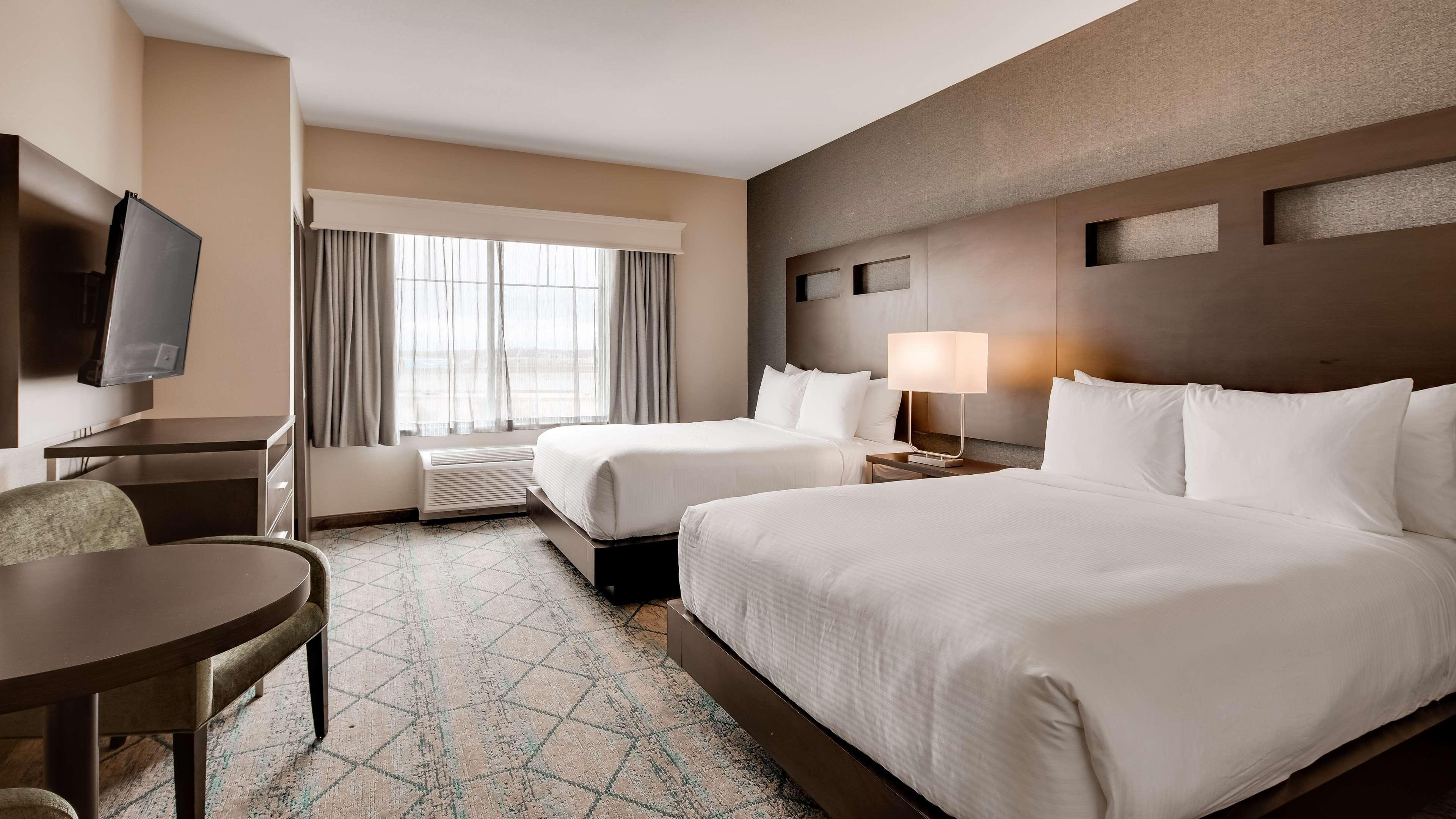 Comfort & - Louisville North Hotel