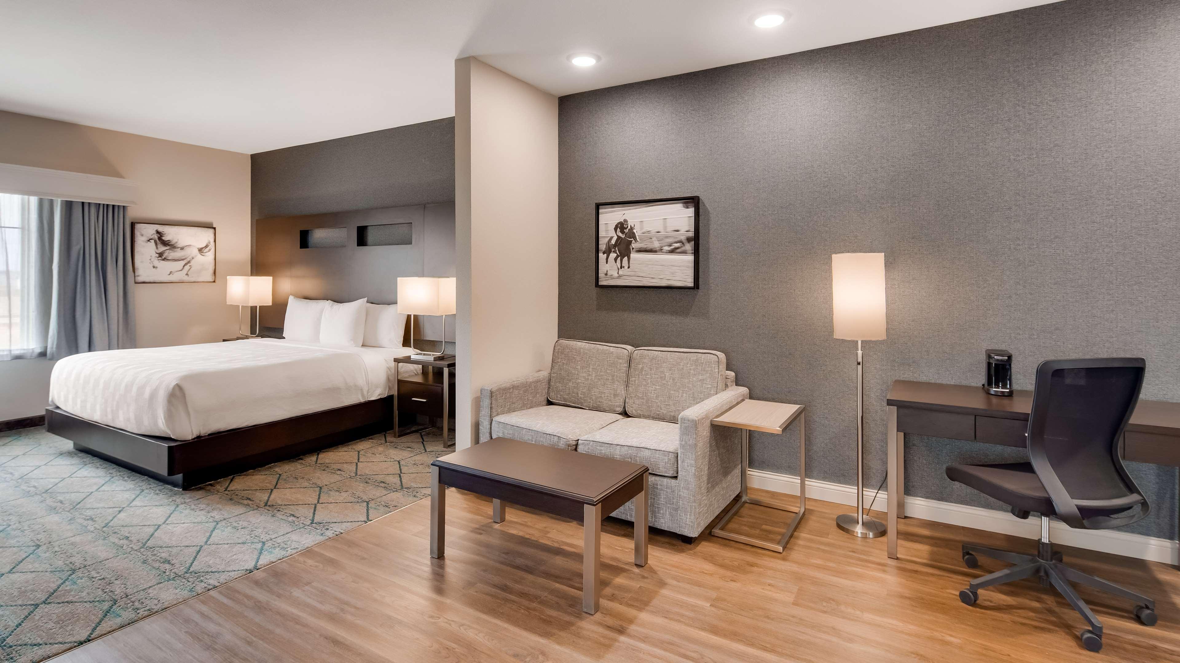 Comfort & - Louisville North Hotel