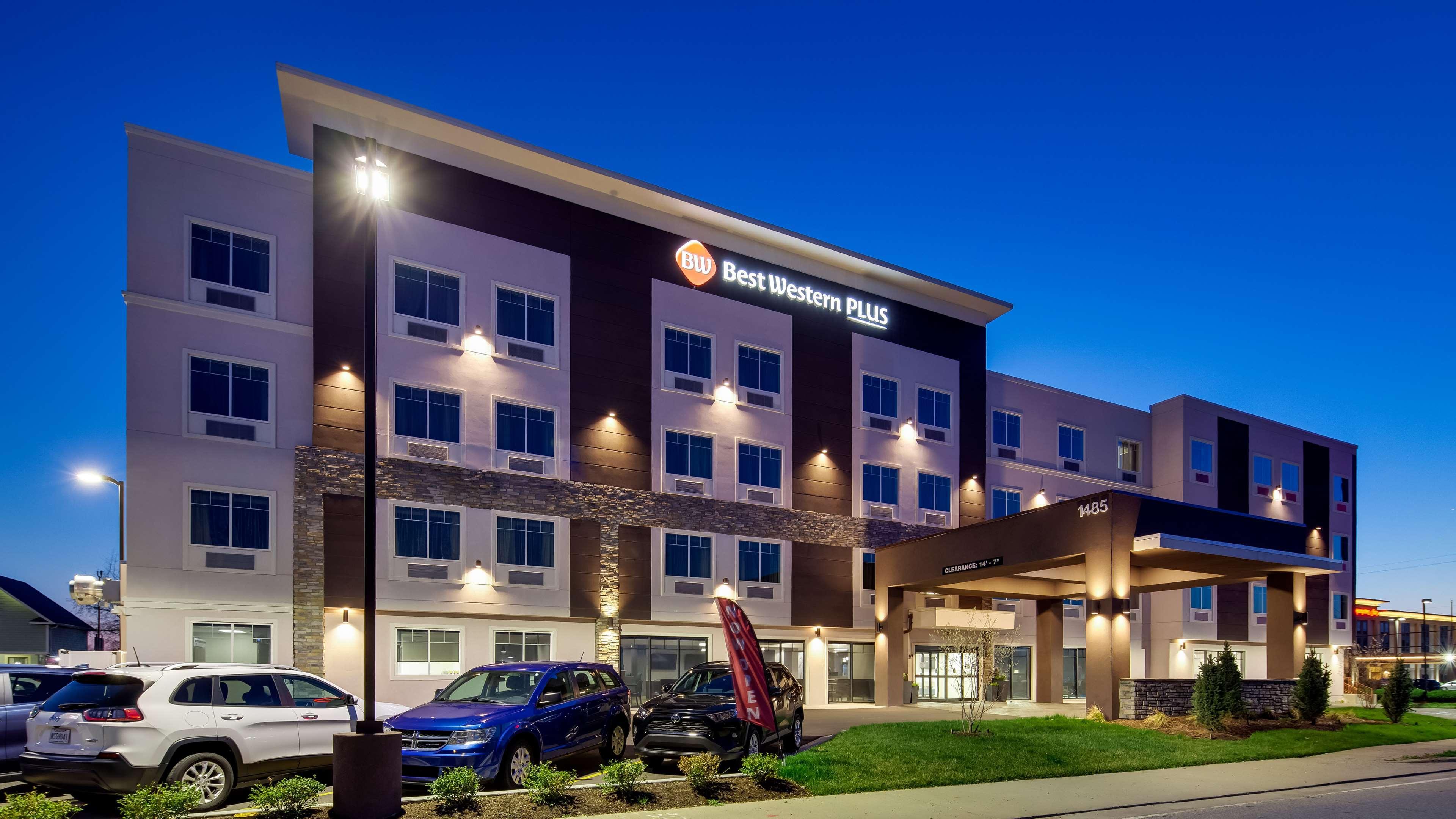 Western Louisville North Hotel 2*