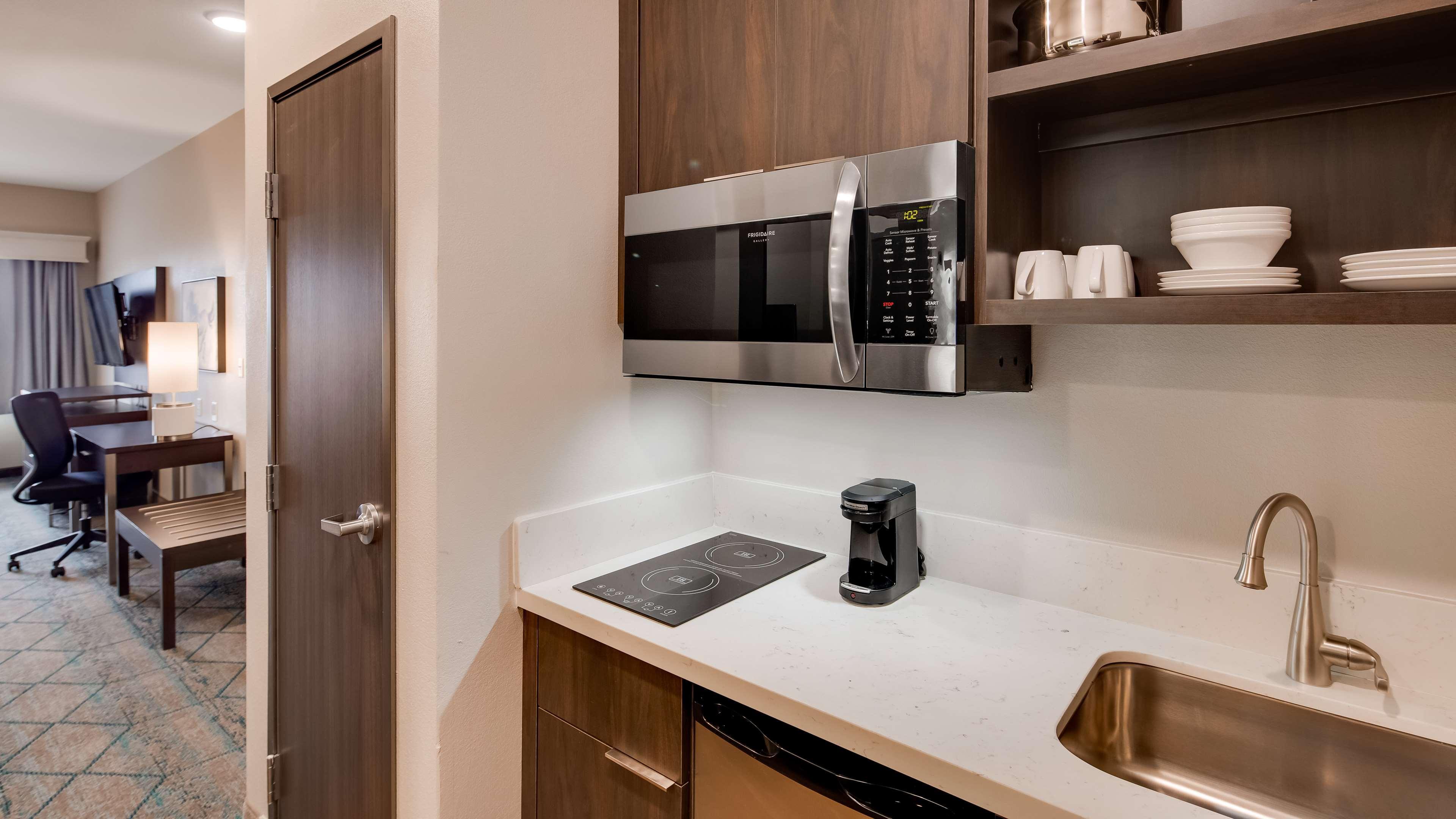 Hotel Comfort & - Louisville North